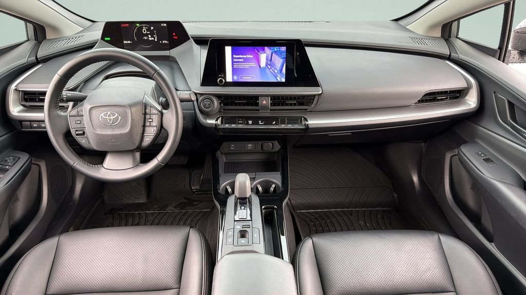 Used 2025 Toyota Prius LE FWD image 12