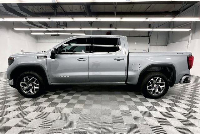 Used 2025 GMC Sierra 1500 SLE AWD/4WD image 15
