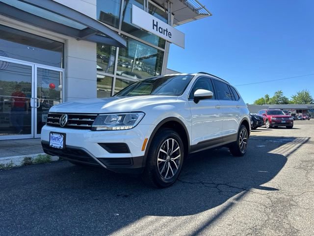 Used 2019 Volkswagen Tiguan SE w/ Panoramic Sunroof Package AWD/4WD image 2