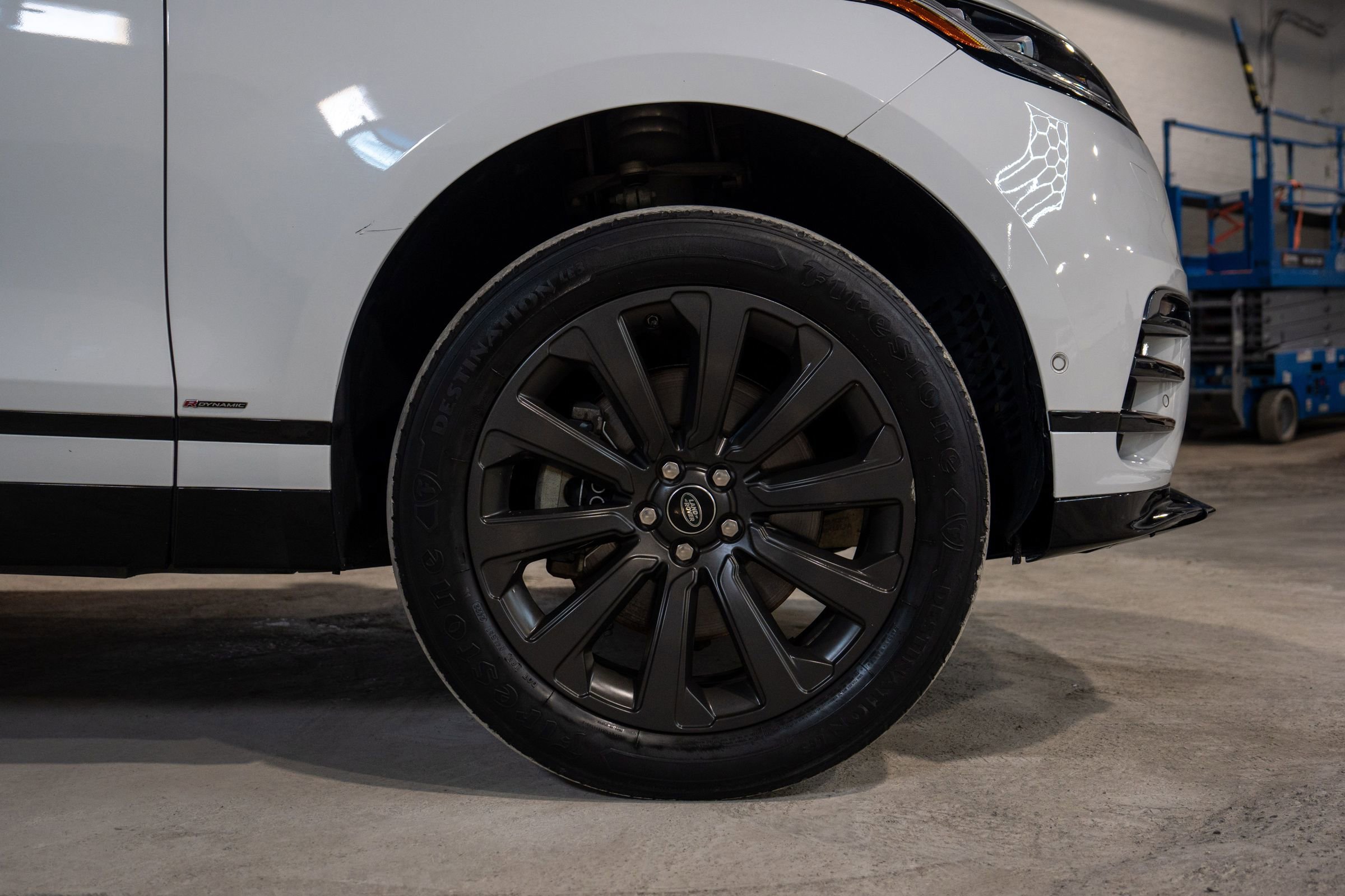 Used 2019 Land Rover Range Rover Velar R-Dynamic SE image 38