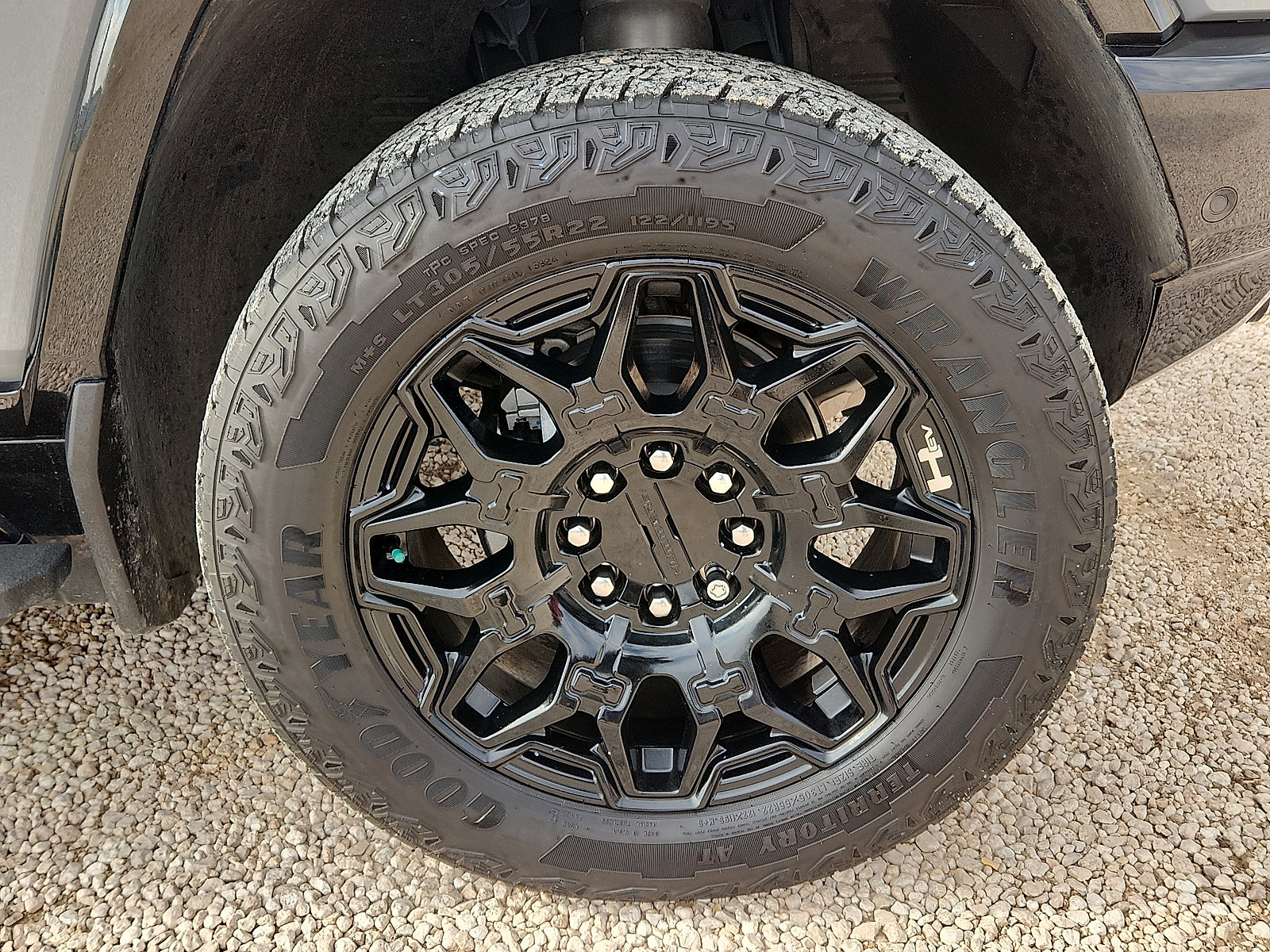 Used 2025 GMC Hummer EV 2X w/ LPO, Cargo Utility Package AWD/4WD image 7