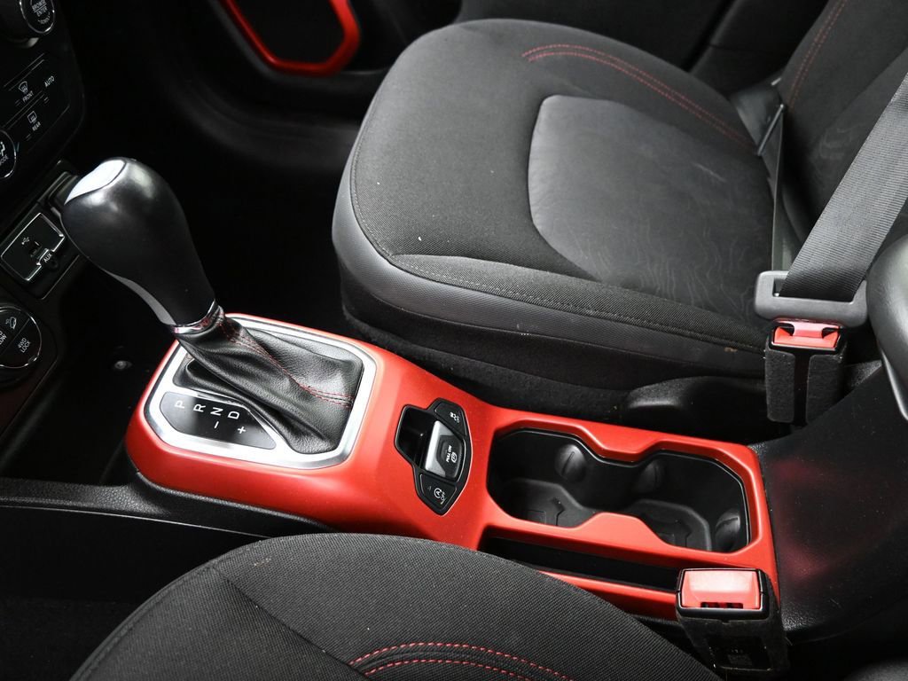 Used 2020 Jeep Renegade Trailhawk w/ UConnect 8.4 Nav Group image 15