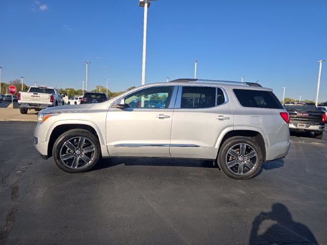 Used 2018 GMC Acadia Denali w/ Technology Package FWD image 13
