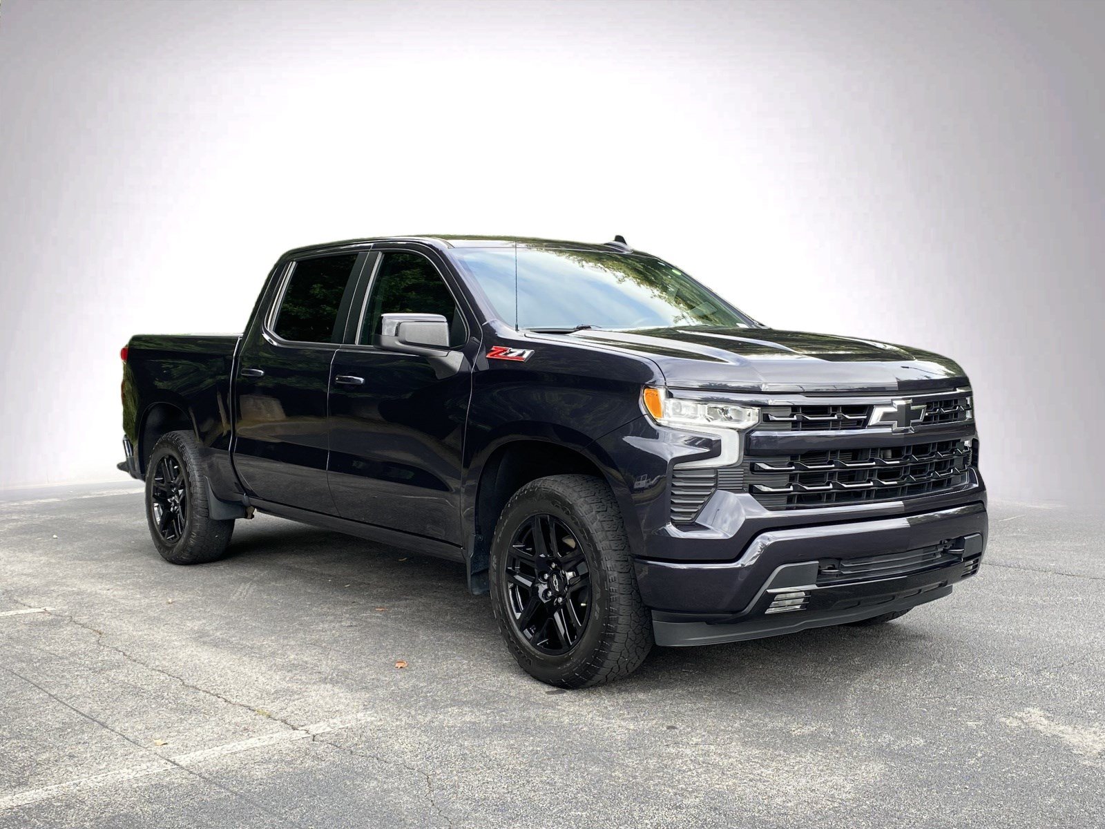 Used 2023 Chevrolet Silverado 1500 RST AWD/4WD image 2
