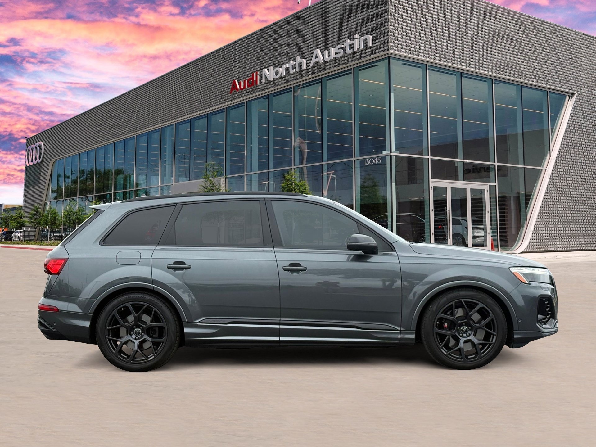 Certified 2025 Audi SQ7 Prestige w/ Prestige Package AWD/4WD image 8