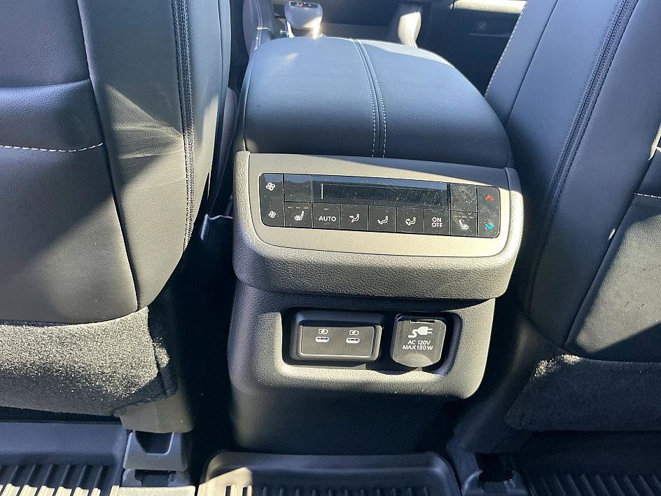 New 2026 Nissan Pathfinder Platinum image 23