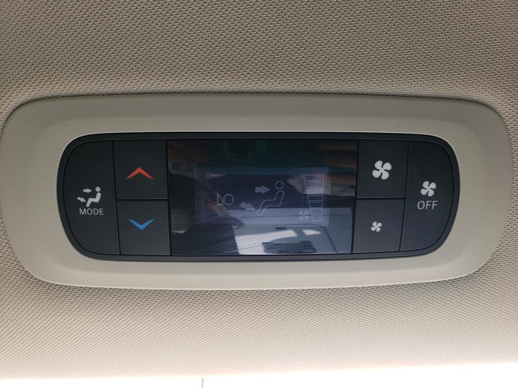 Used 2023 Chrysler Voyager LX image 16