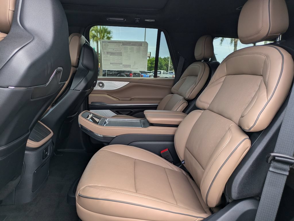 New 2026 Lincoln Navigator Black Label AWD/4WD image 15