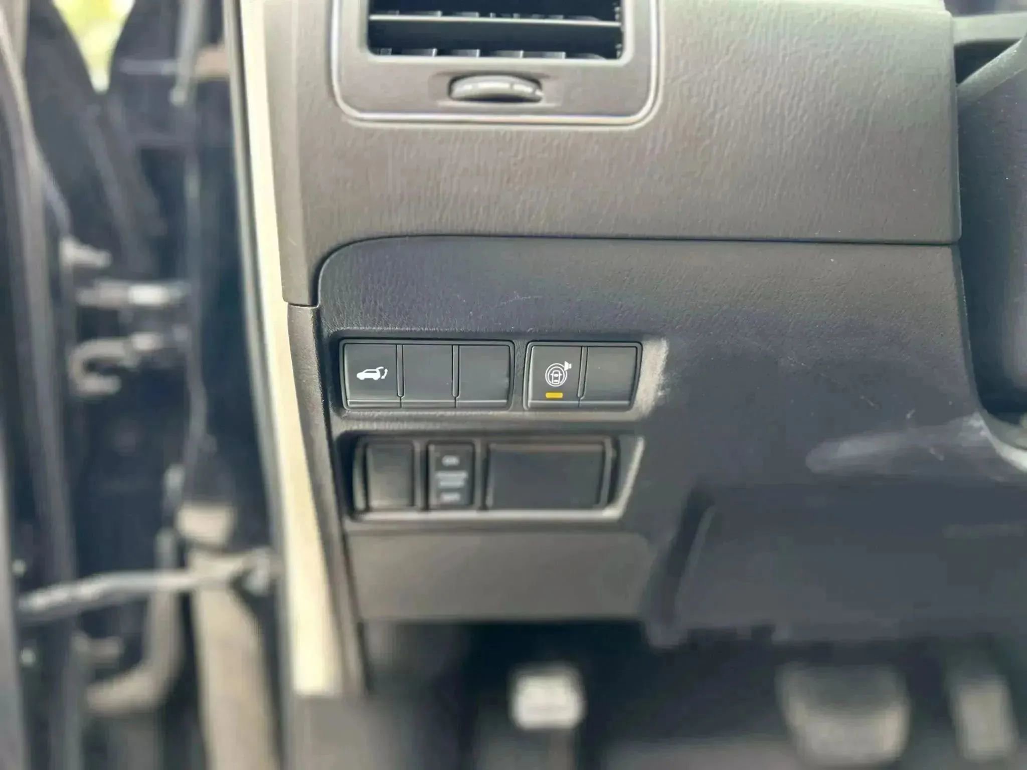 Used 2021 Nissan Armada SV w/ SV Appearance Package image 14