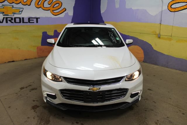 Used 2018 Chevrolet Malibu Premier w/ Premier Sport Package FWD image 3