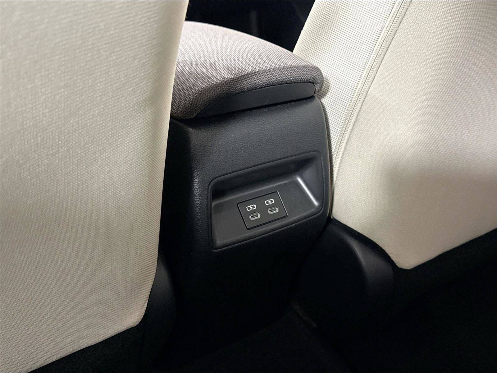 Used 2025 Toyota Corolla LE image 35