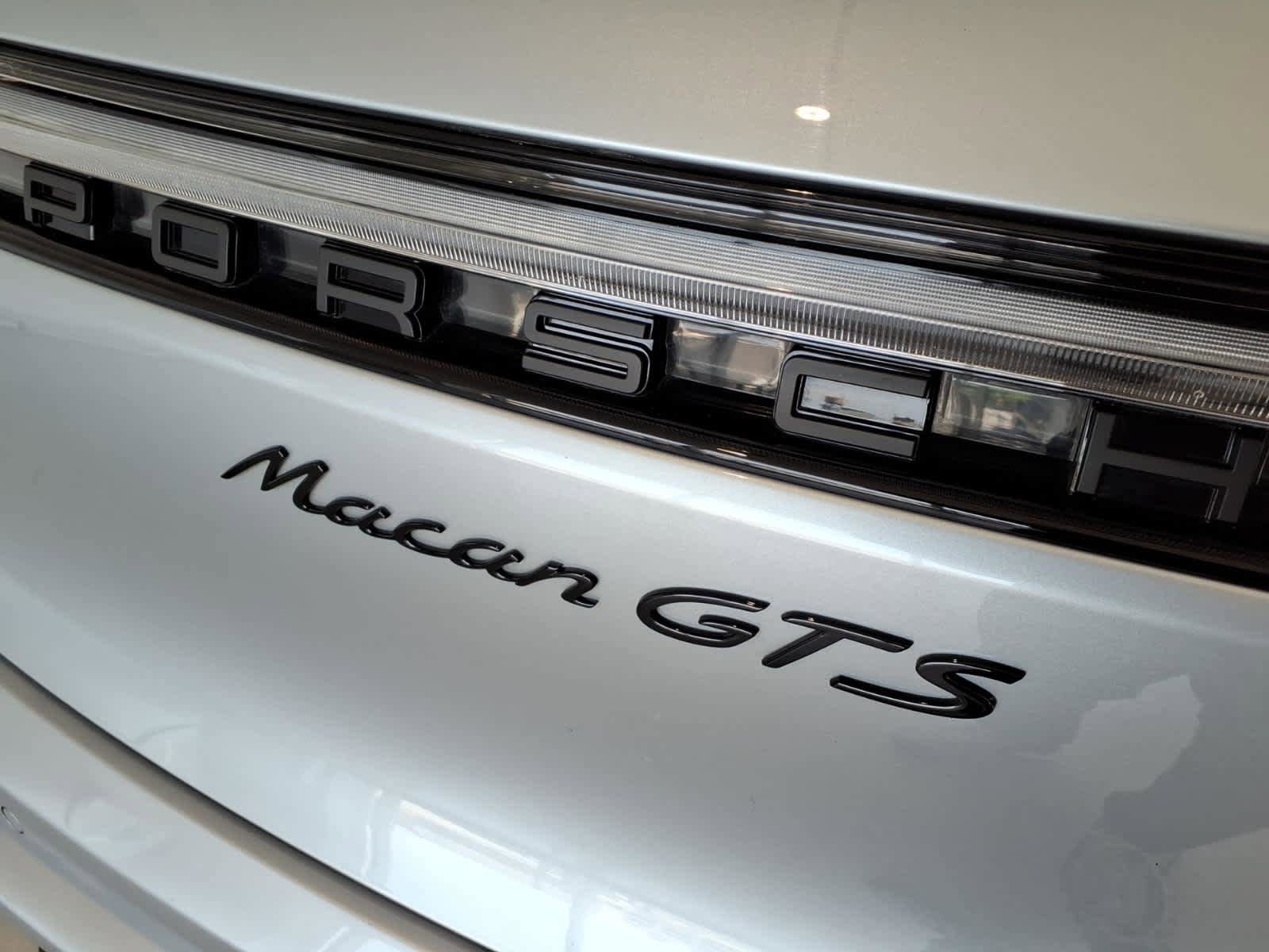 Used 2025 Porsche Macan GTS AWD/4WD image 18