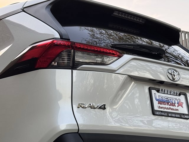 Used 2021 Toyota RAV4 XLE Premium image 56