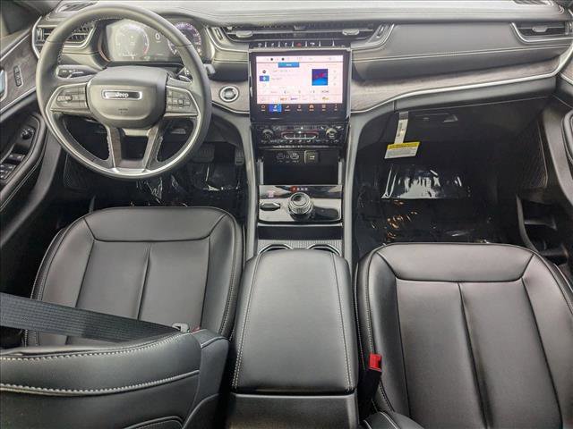New 2025 Jeep Grand Cherokee Limited w/ Black Appearance Package image 15