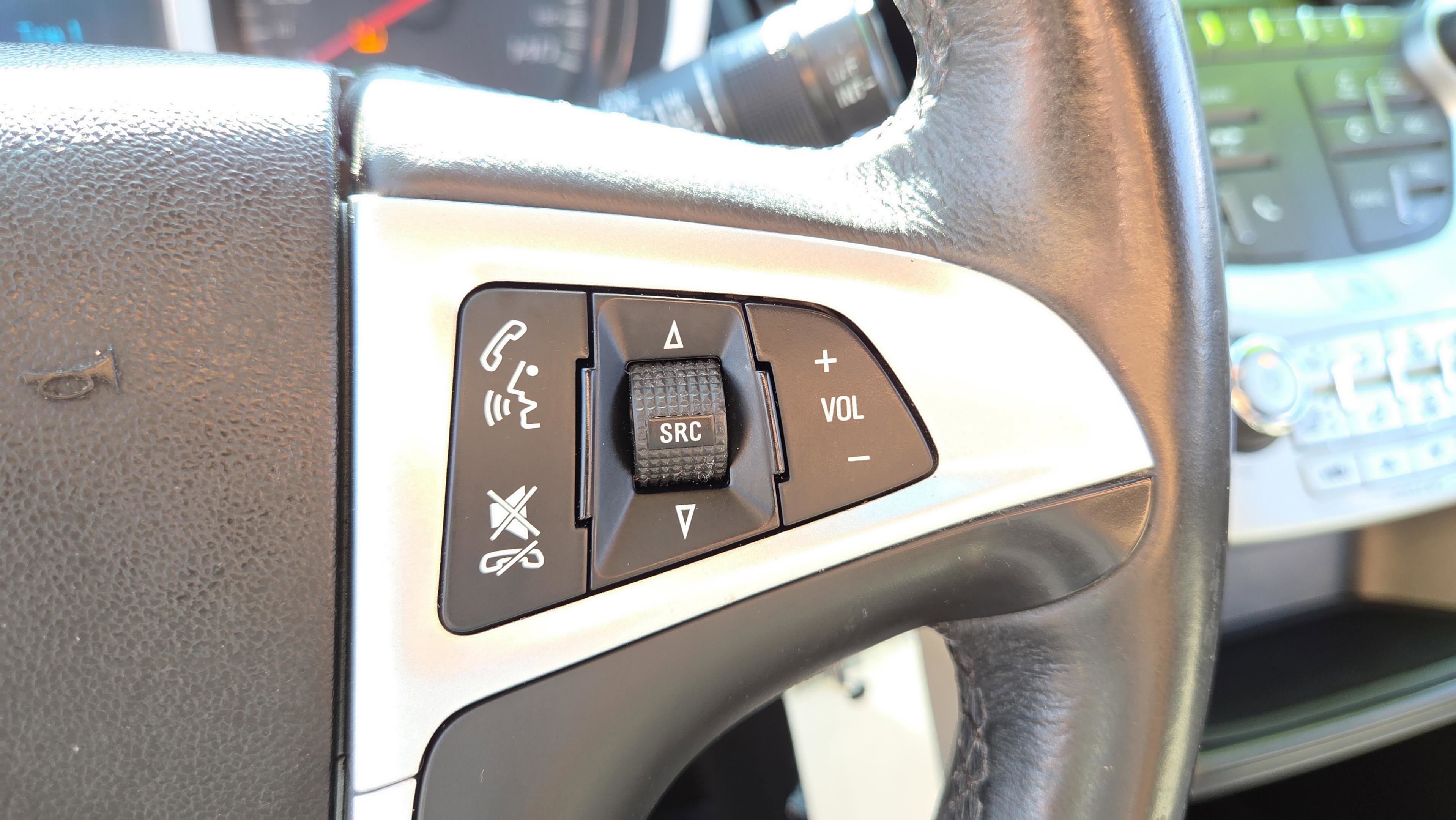 Used 2017 Chevrolet Equinox LT w/ Convenience Package image 28