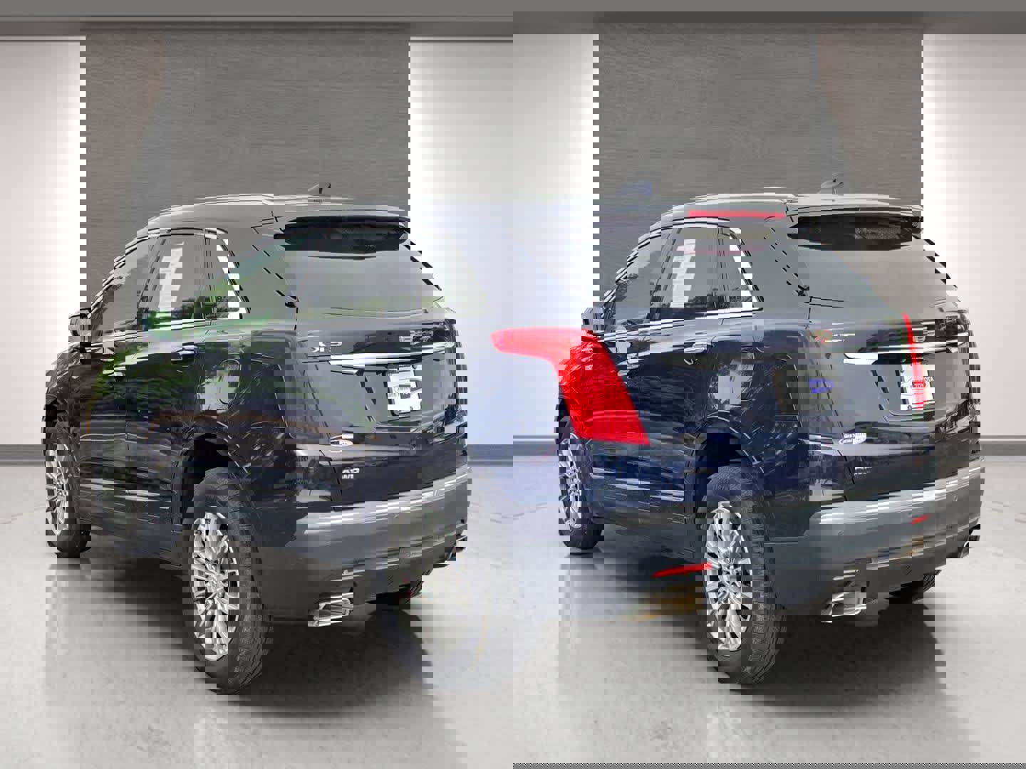 Used 2017 Cadillac XT5 Luxury w/ Driver Awareness Package image 8