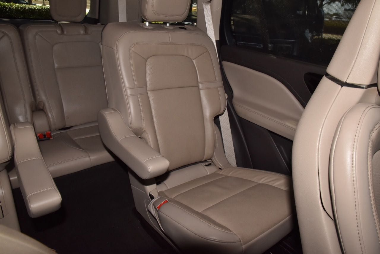 Used 2022 Lincoln Aviator Reserve w/ Equipment Group 201A AWD/4WD image 23