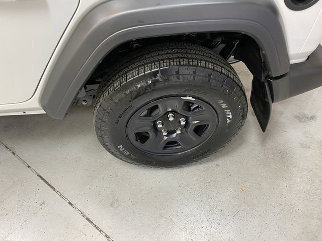 Used 2025 Jeep Wrangler Sport image 12