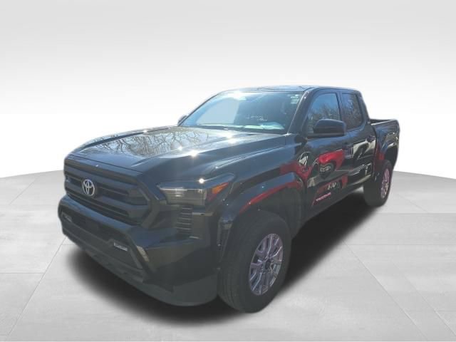 Used 2025 Toyota Tacoma SR5 image 2