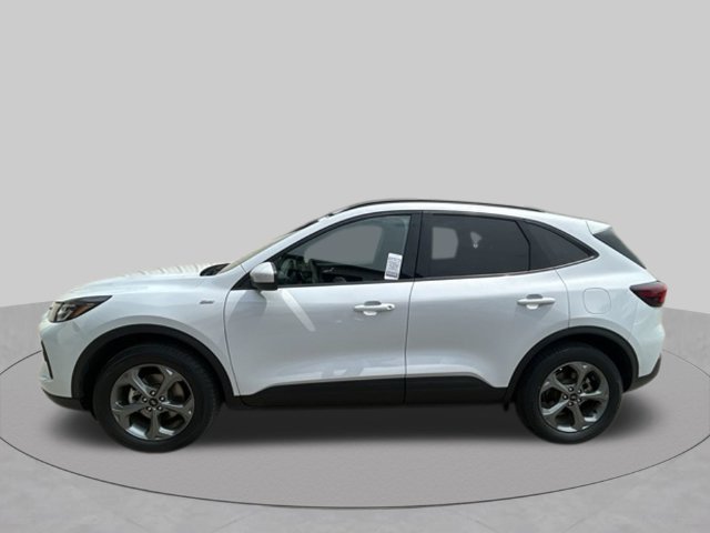 Used 2025 Ford Escape ST-Line Select AWD/4WD image 2
