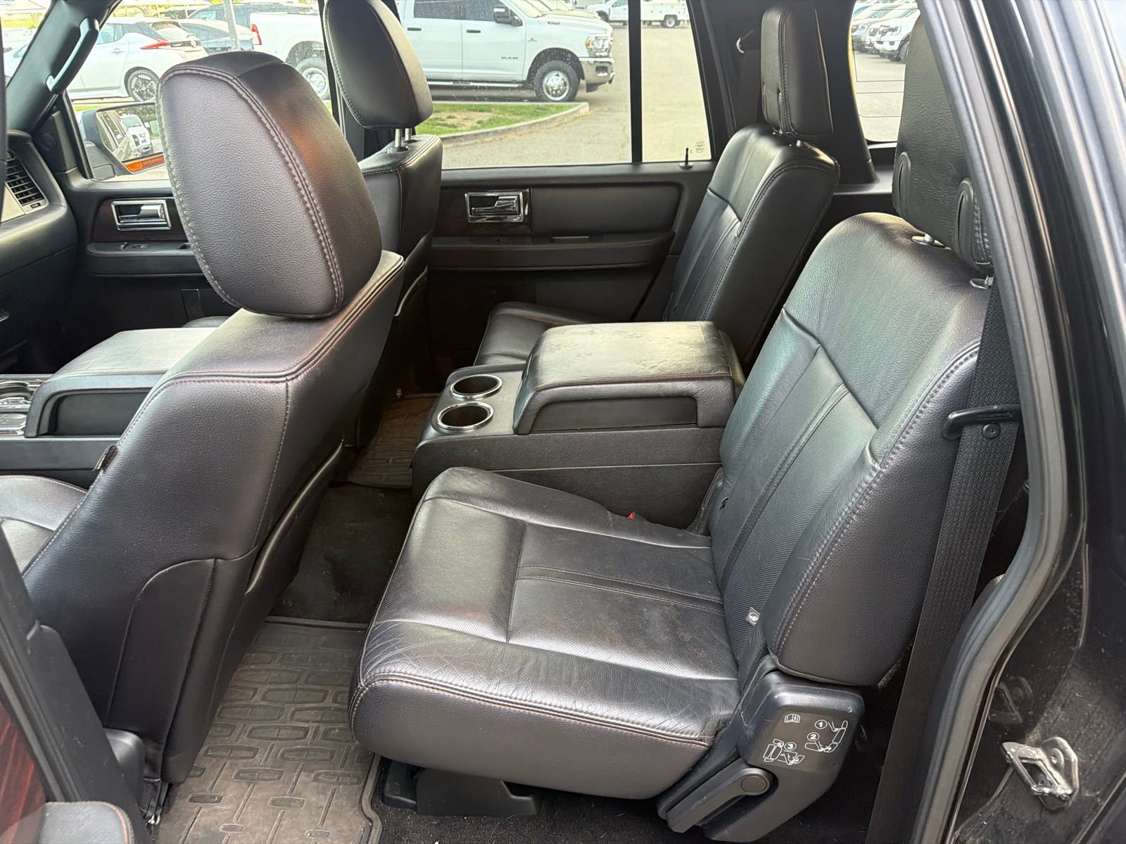 Used 2017 Lincoln Navigator L Reserve image 12