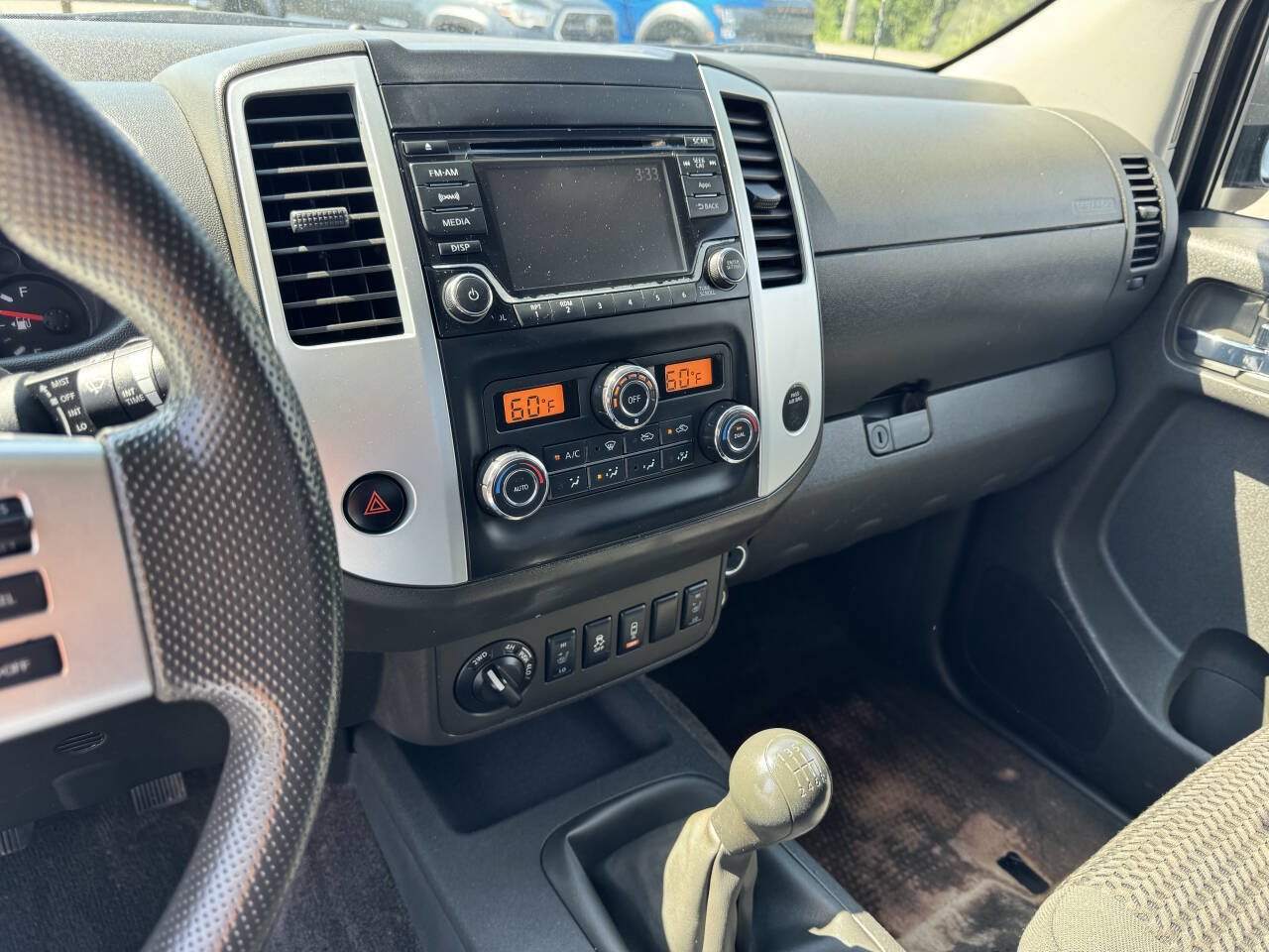 Used 2015 Nissan Frontier SV AWD/4WD image 17