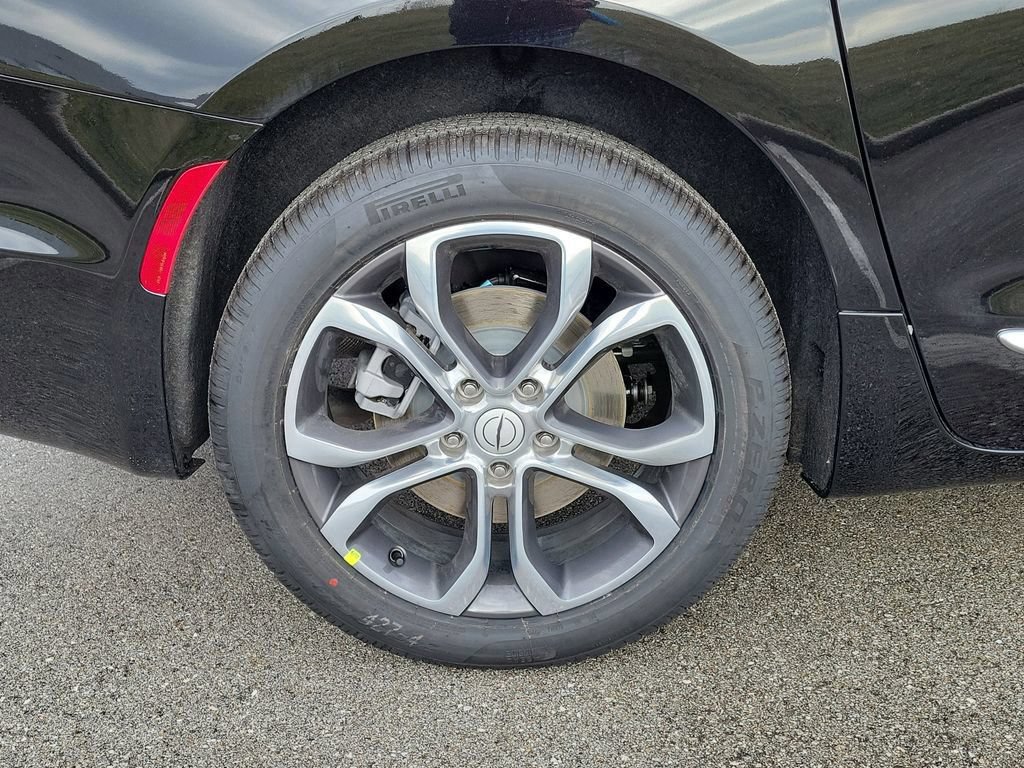 New 2026 Chrysler Pacifica Pinnacle w/ Trailer Tow Group AWD/4WD image 7