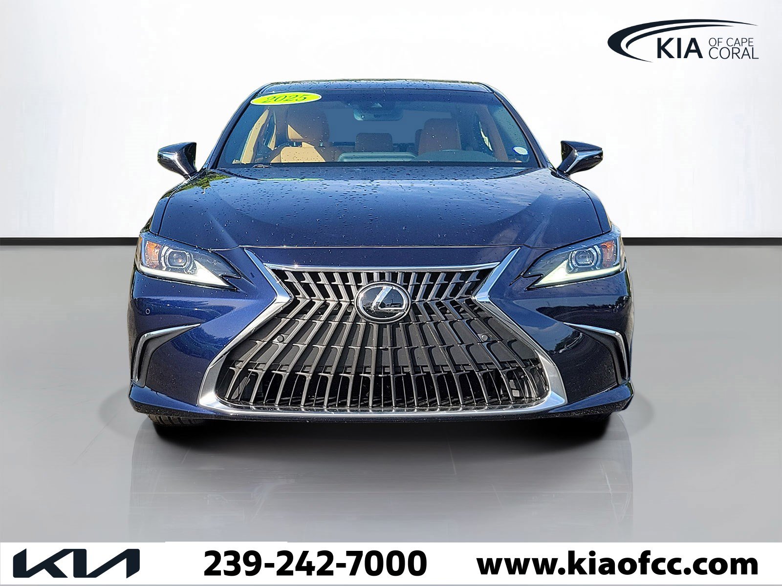 Used 2025 Lexus ES 350 w/ Premium Package FWD image 2