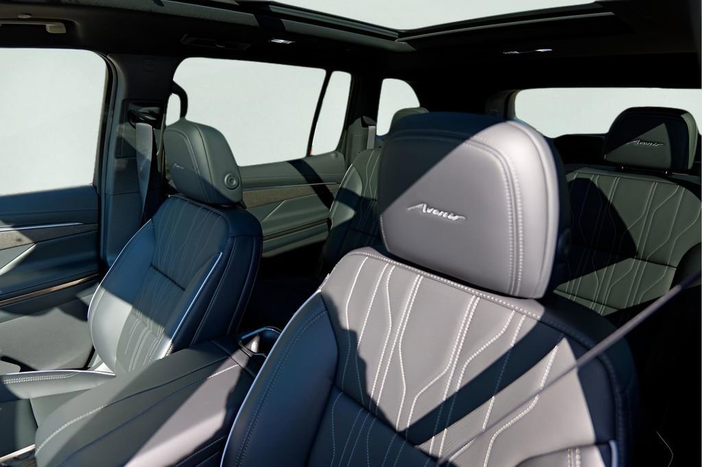 New 2026 Buick Enclave Avenir w/ Super Cruise Package image 8