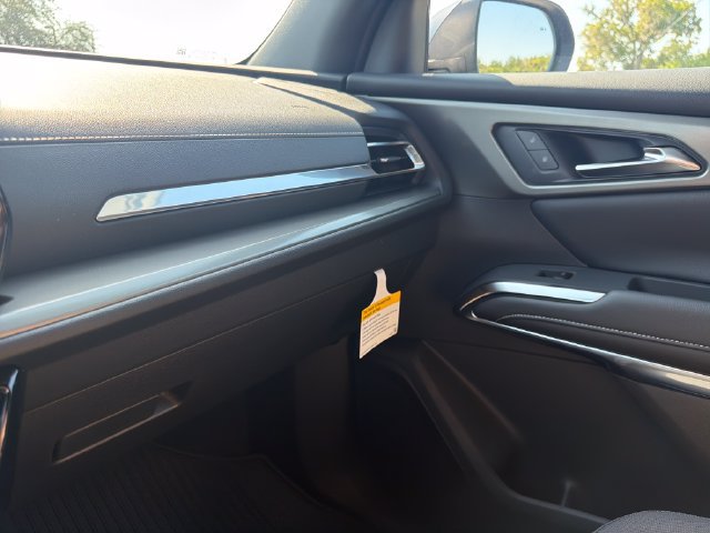 New 2027 Chevrolet Traverse LT w/ Driver Confidence Package FWD image 32