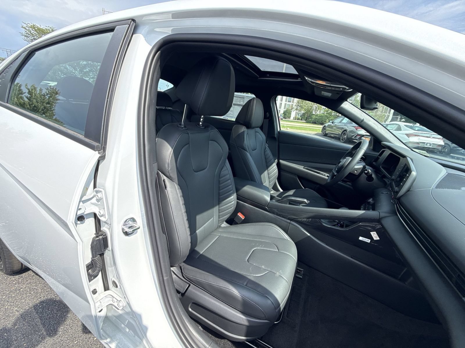 New 2026 Hyundai Elantra SEL Sport FWD image 25
