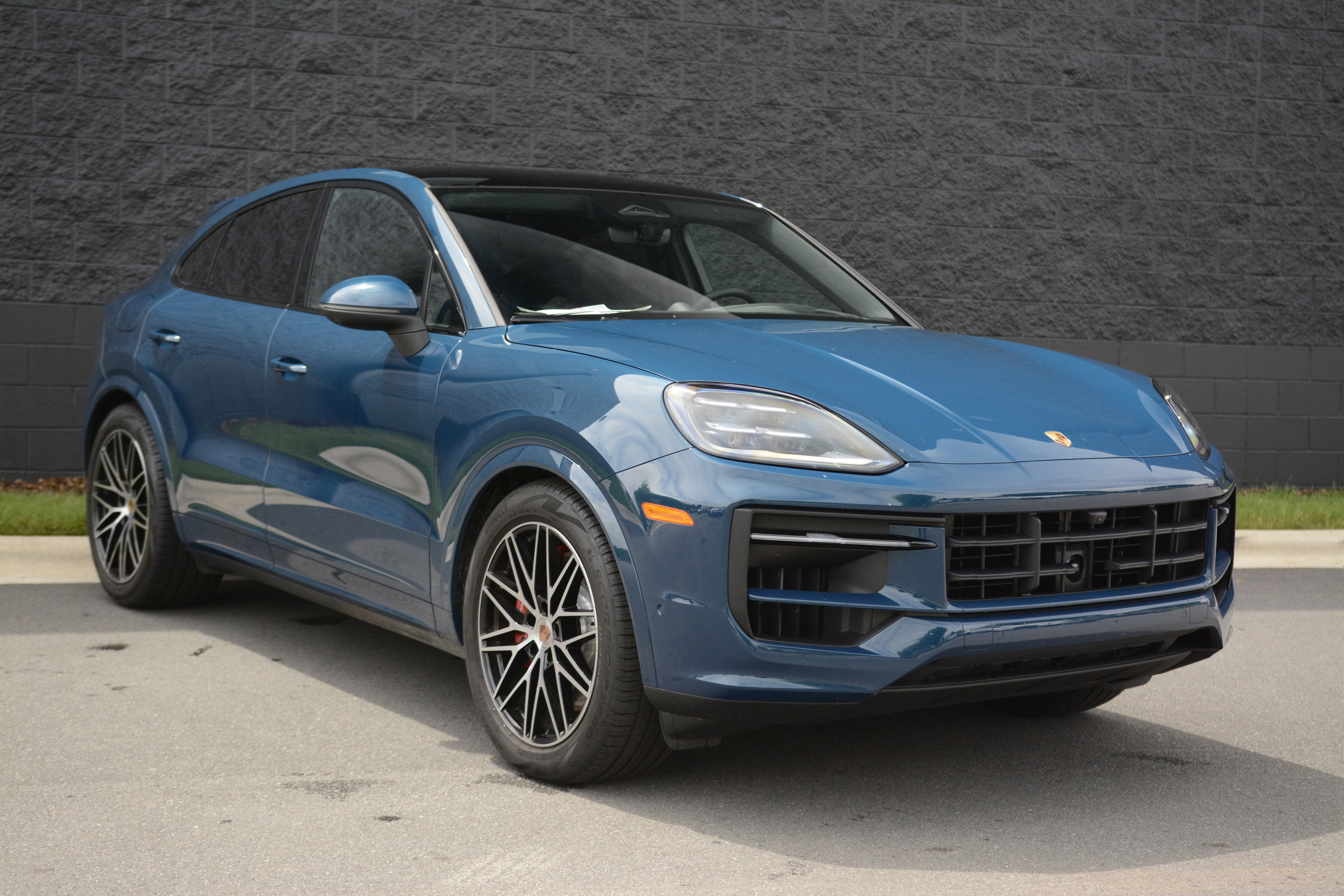 Certified 2026 Porsche Cayenne S AWD/4WD image 9