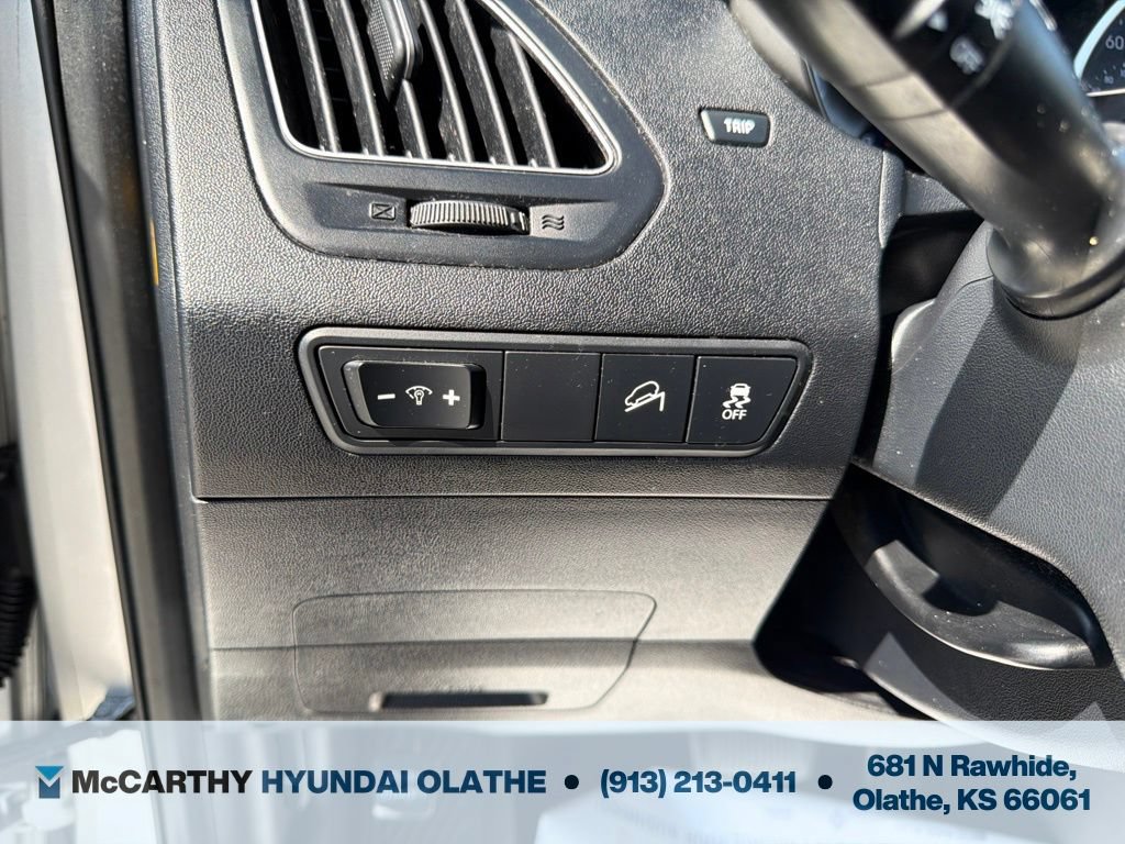 Used 2010 Hyundai Tucson GLS FWD image 19