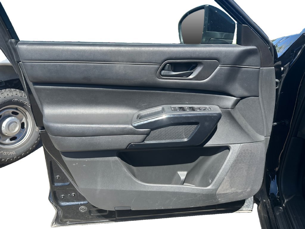 Used 2023 Nissan Pathfinder SV AWD/4WD image 18