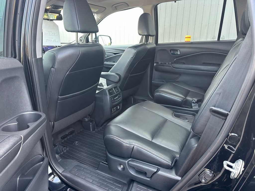 Used 2017 Honda Pilot Elite image 11