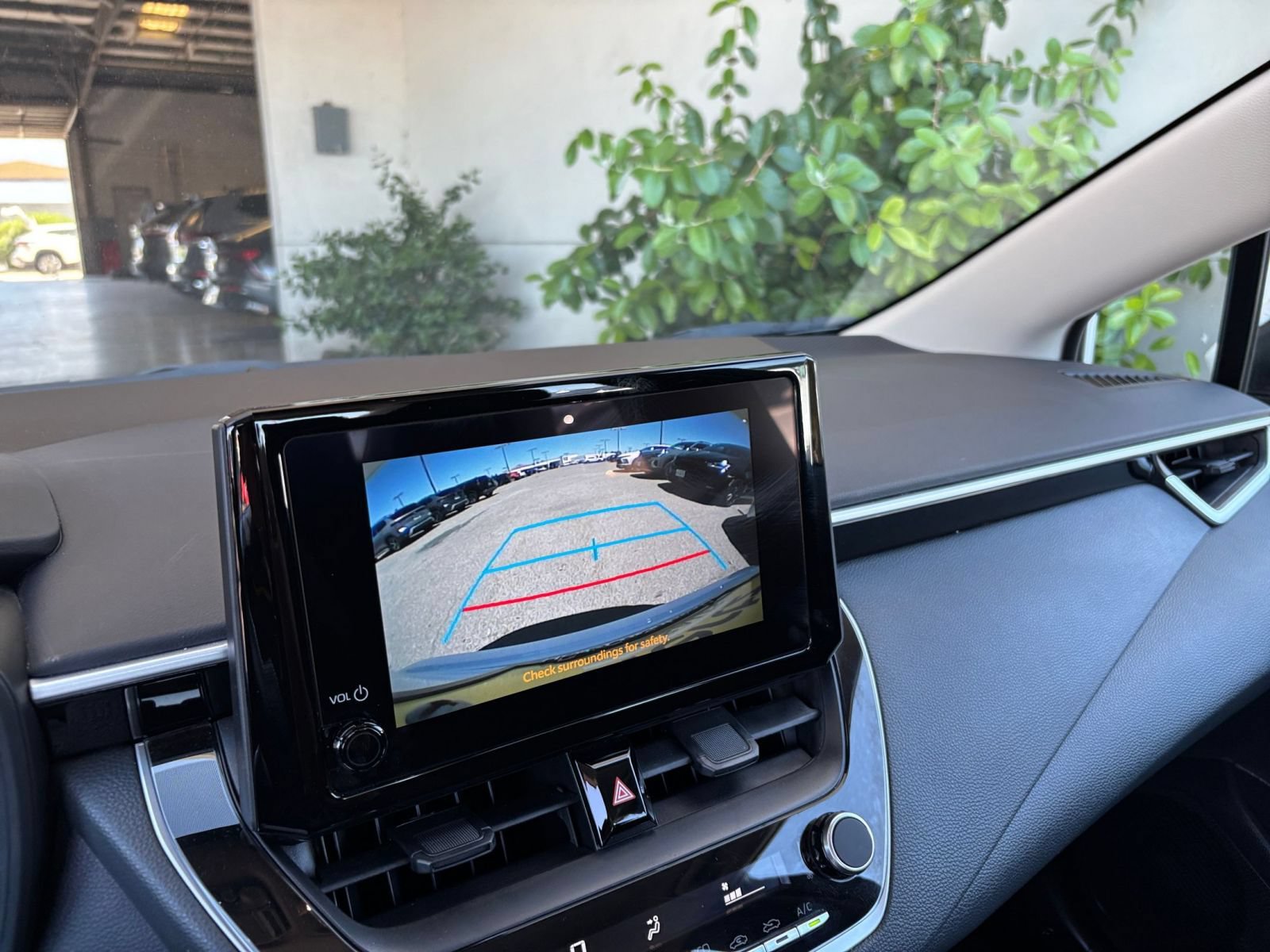 Used 2025 Toyota Corolla LE FWD image 39