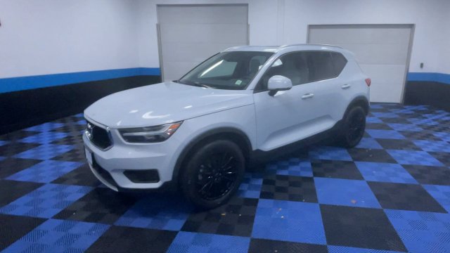 Used 2022 Volvo XC40 T5 Momentum AWD/4WD image 4