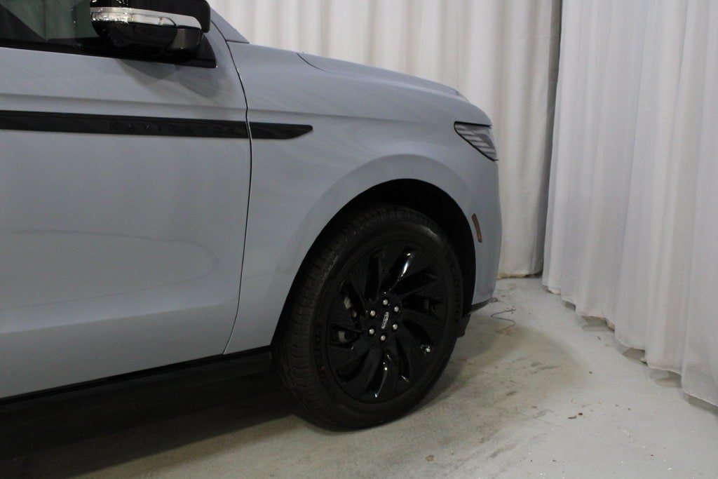 New 2027 Lincoln Navigator Reserve w/ Jet Appearance Package AWD/4WD image 26