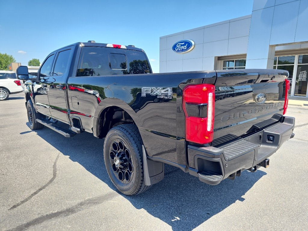 Used 2025 Ford F350 Lariat w/ Lariat Ultimate Package AWD/4WD image 8