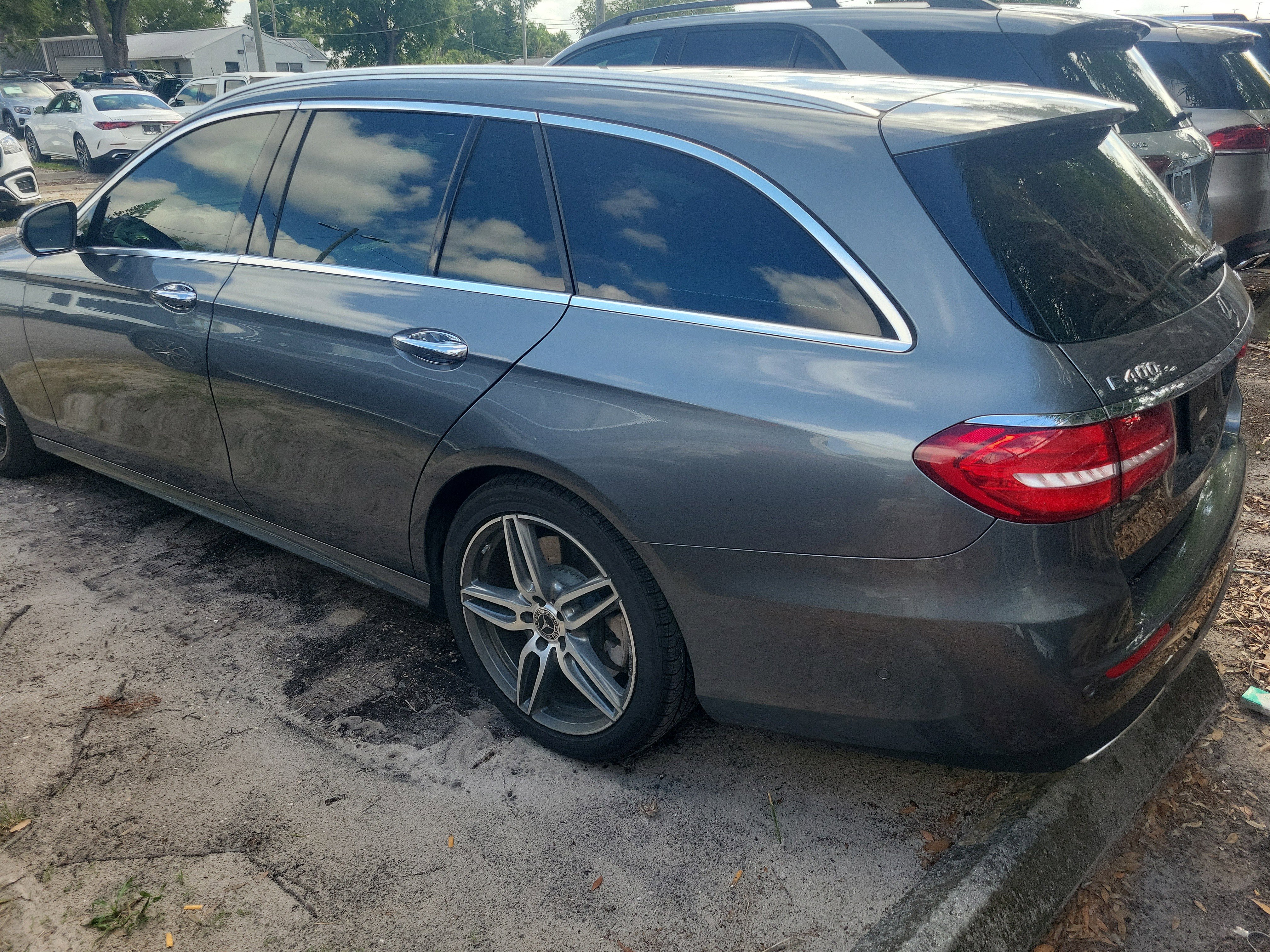Certified 2017 Mercedes-Benz E 400 4MATIC Wagon image 4