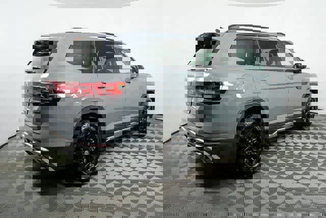 Certified 2025 Volkswagen Atlas Peak Edition SE image 21