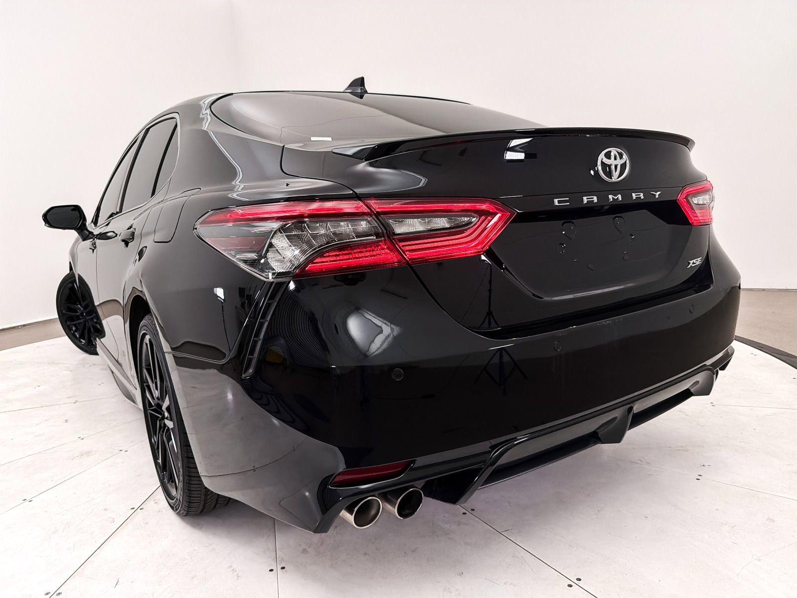 Used 2021 Toyota Camry XSE w/ Navigation Package FWD image 12
