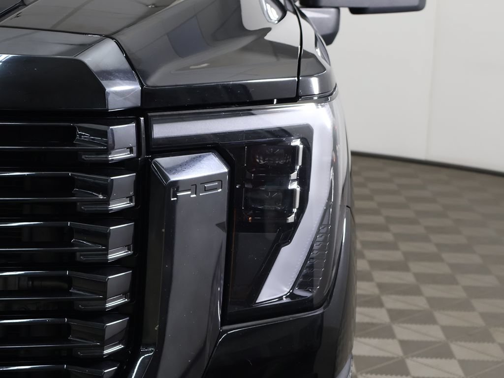 Used 2024 GMC Sierra 3500 Denali Ultimate AWD/4WD image 19