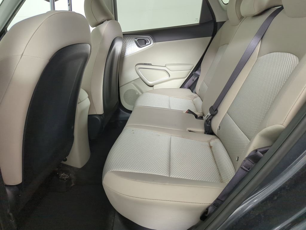 Used 2023 Kia Soul LX image 20