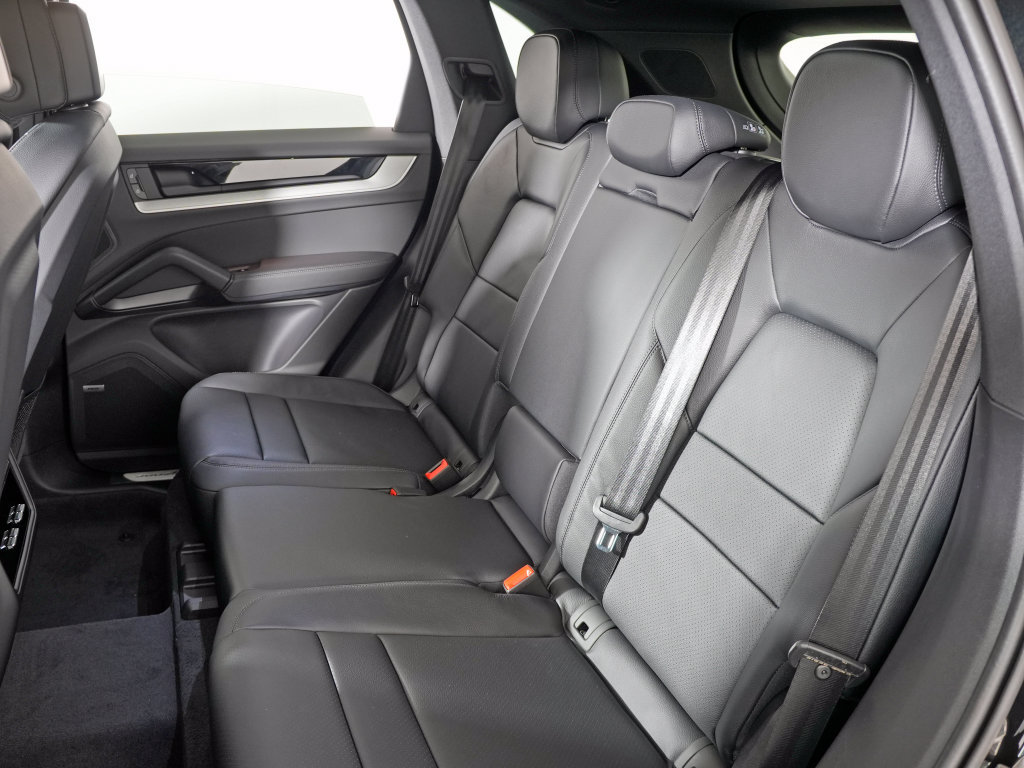 New 2026 Porsche Cayenne AWD/4WD image 33