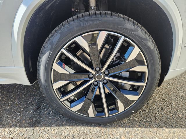 New 2026 Volvo XC90 B6 Plus w/ Protection Package image 19