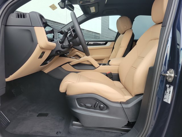 New 2026 Porsche Cayenne AWD/4WD image 4