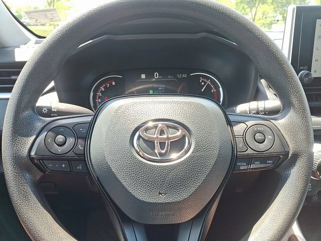 Used 2025 Toyota RAV4 XLE AWD/4WD image 18