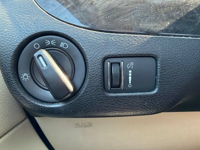 Used 2018 Dodge Grand Caravan SE w/ UConnect Hands-Free Group FWD image 17