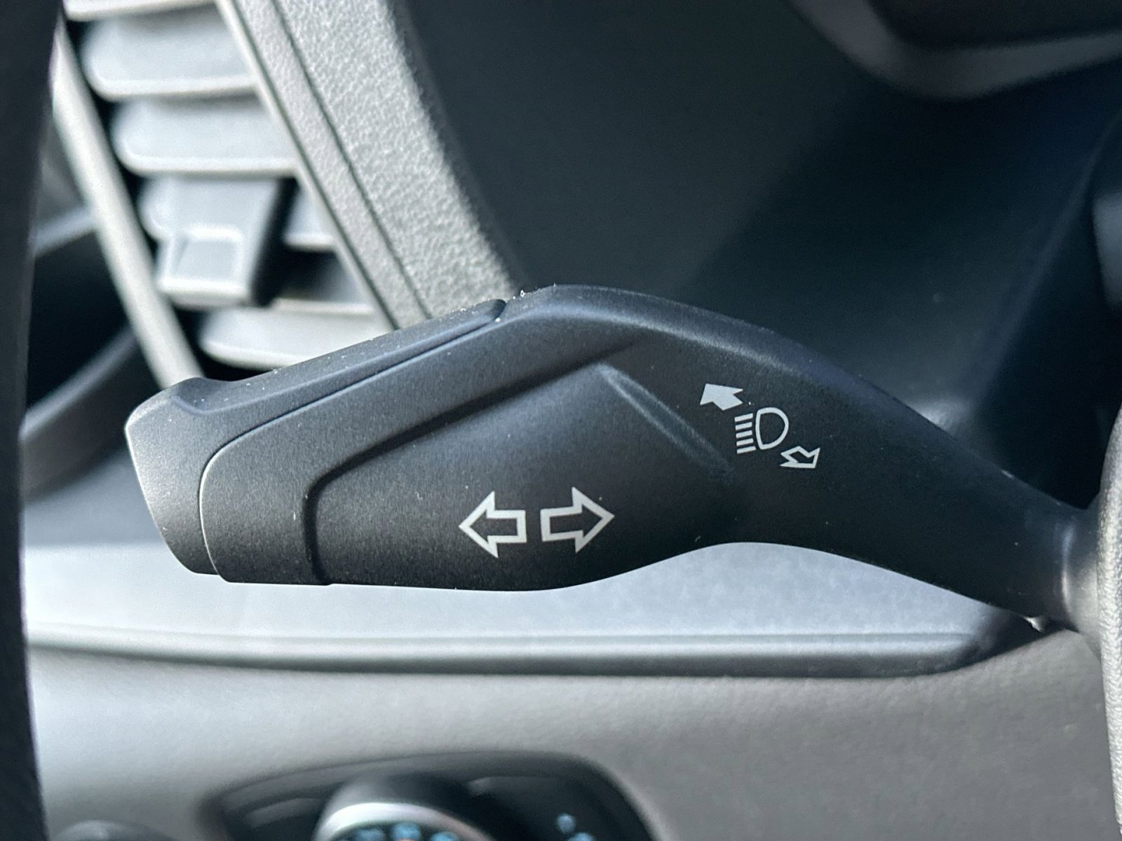 New 2026 Ford Transit 250 148 Medium Roof w/ Load Area Protection Package image 29